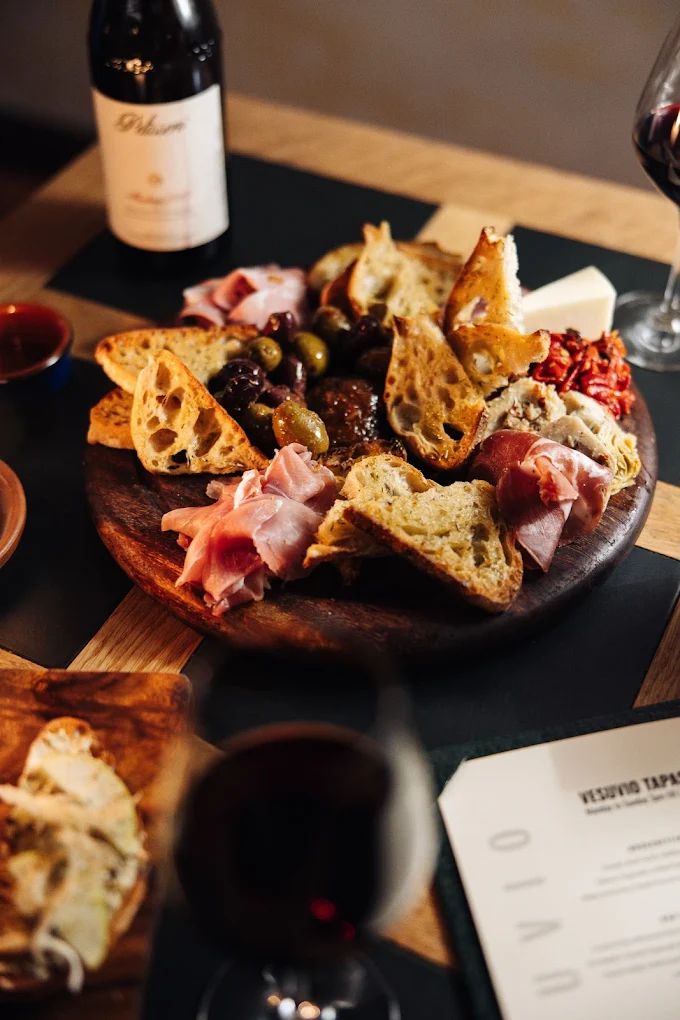 Vesuvio Jazz & Tapas Bar