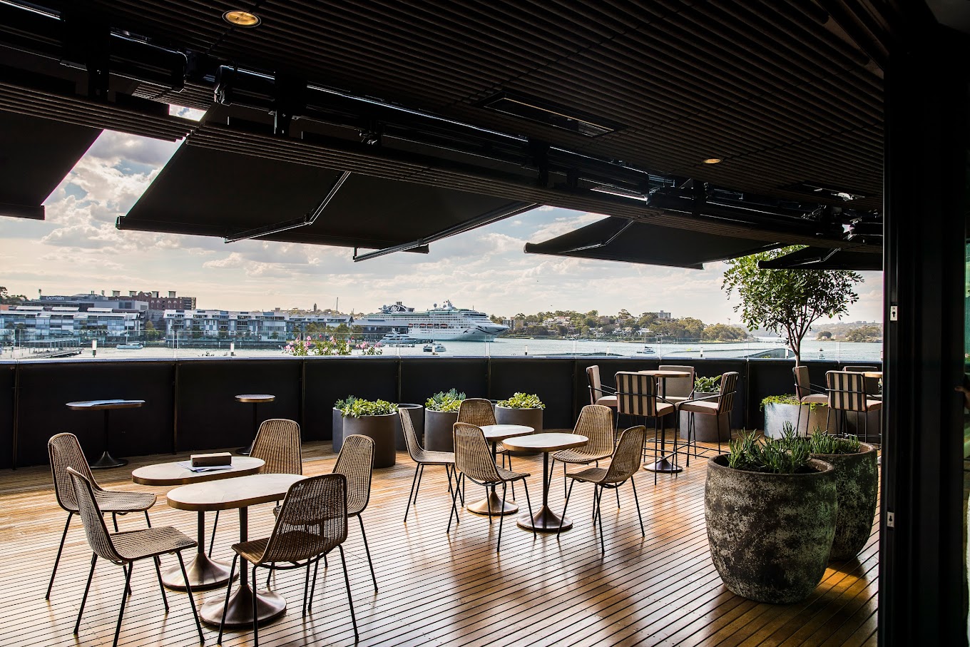 Smoke Bar