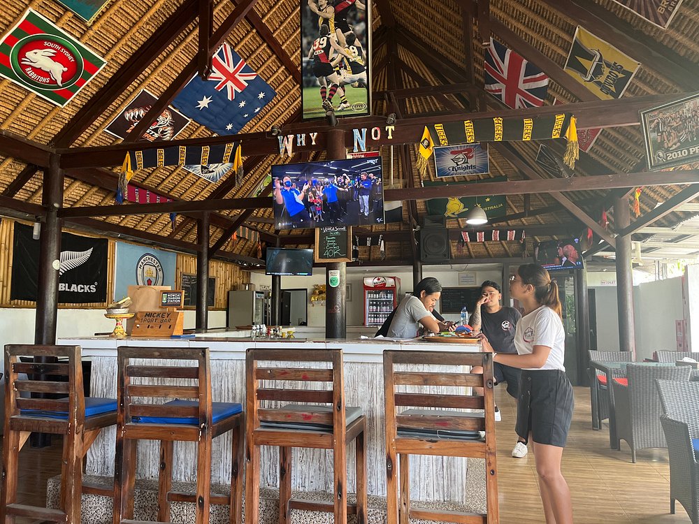 Mickeys Sports Bar & Restaurant