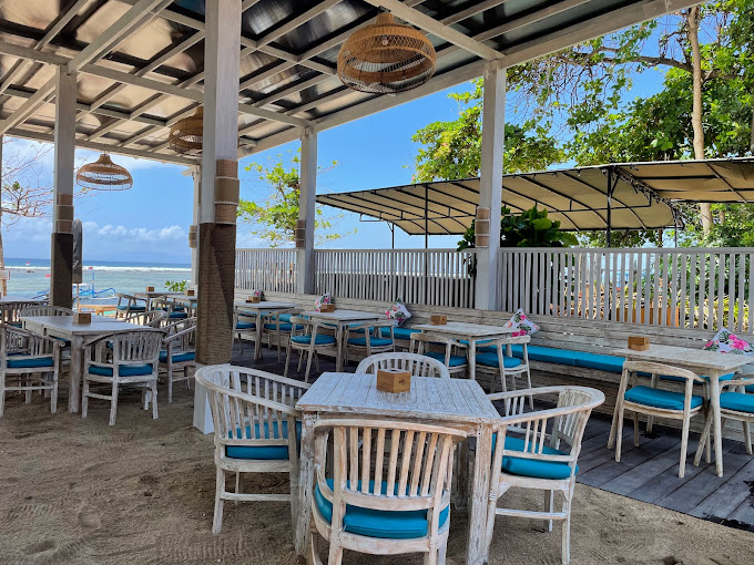 Tootsie Beach Bar & Restaurant