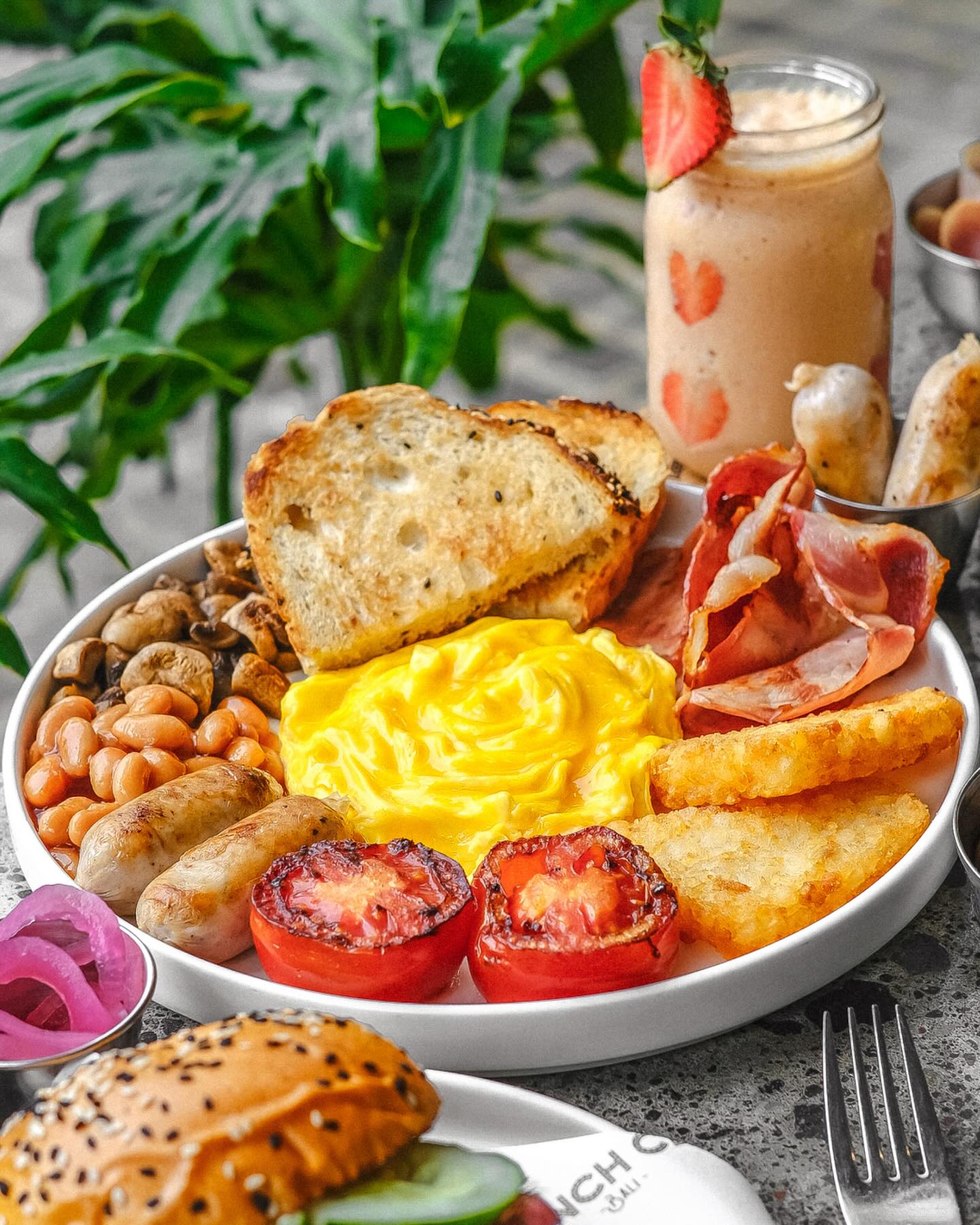 Brunch Club Legian