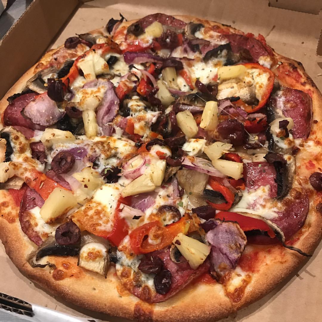 St. Loui's Pizza