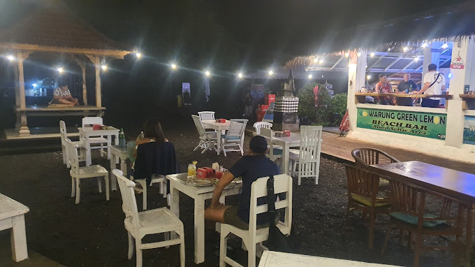 Warung Green Lemon & Beach Bar