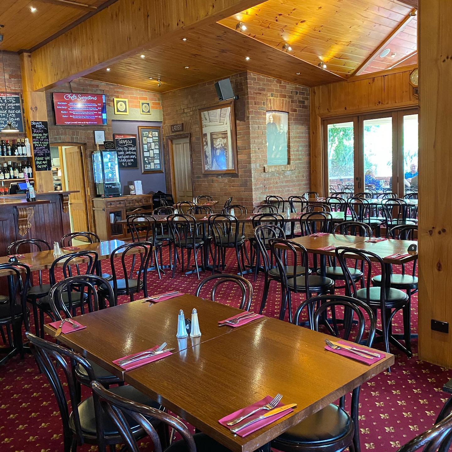 Old Boundary Hotel
