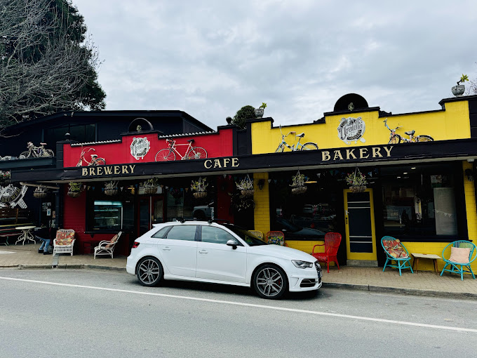 Uraidla Republic Cafe, Bakery & Brewery