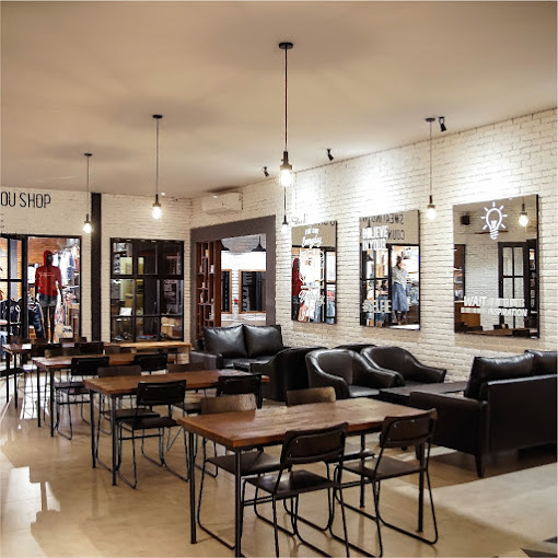 Logo House Fashion & Cafe Bali