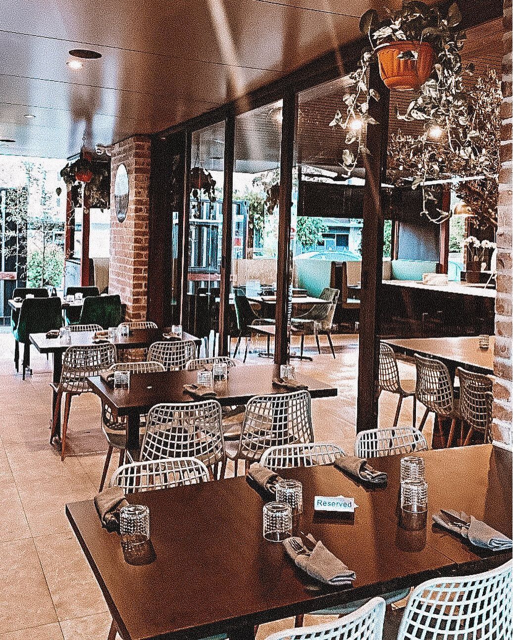 DeNiro's Kitchen and Wine Bar