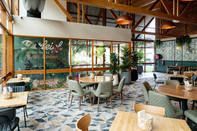 Burleigh Town Hotel