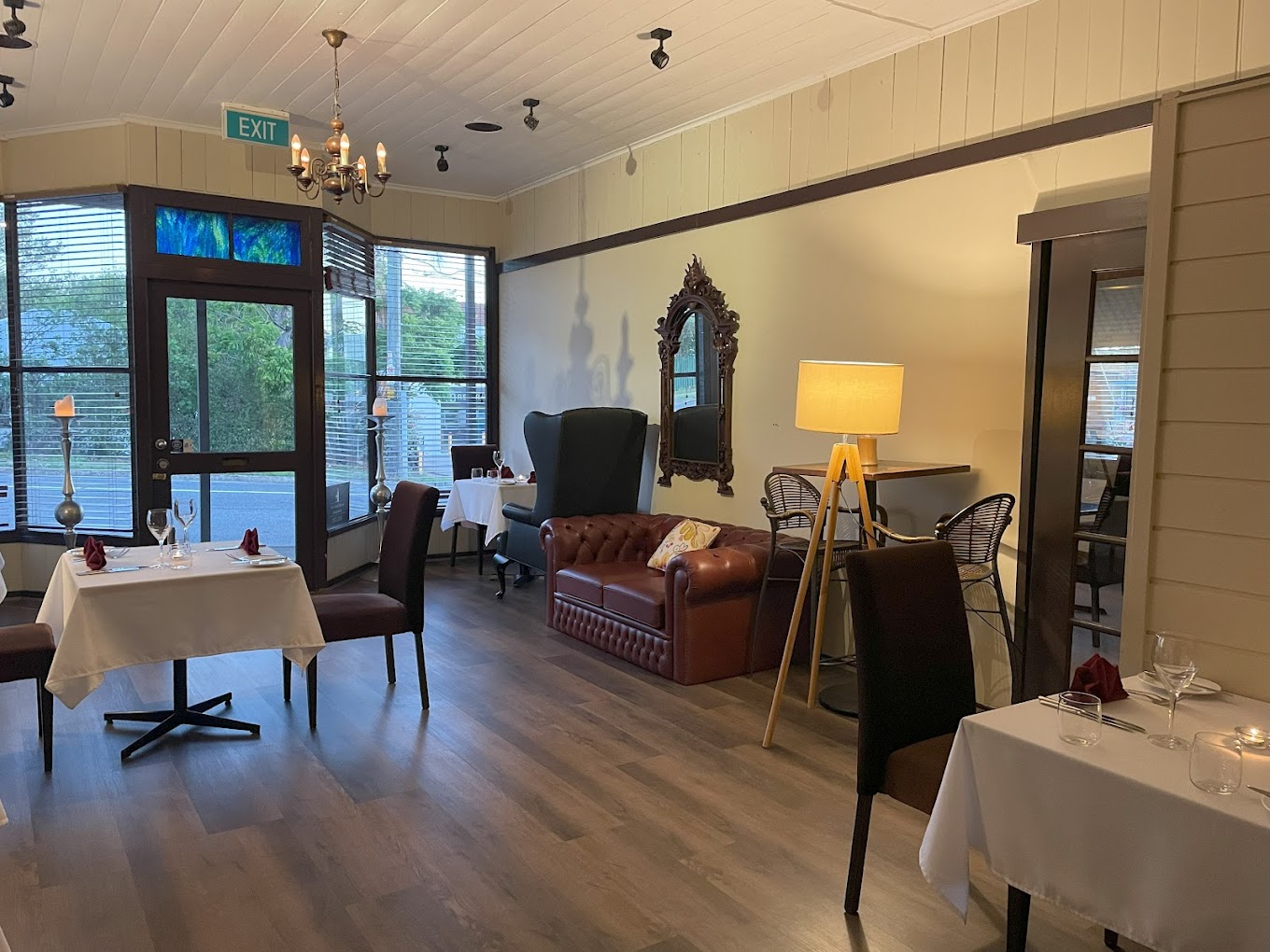 Two Small Rooms Restaurant