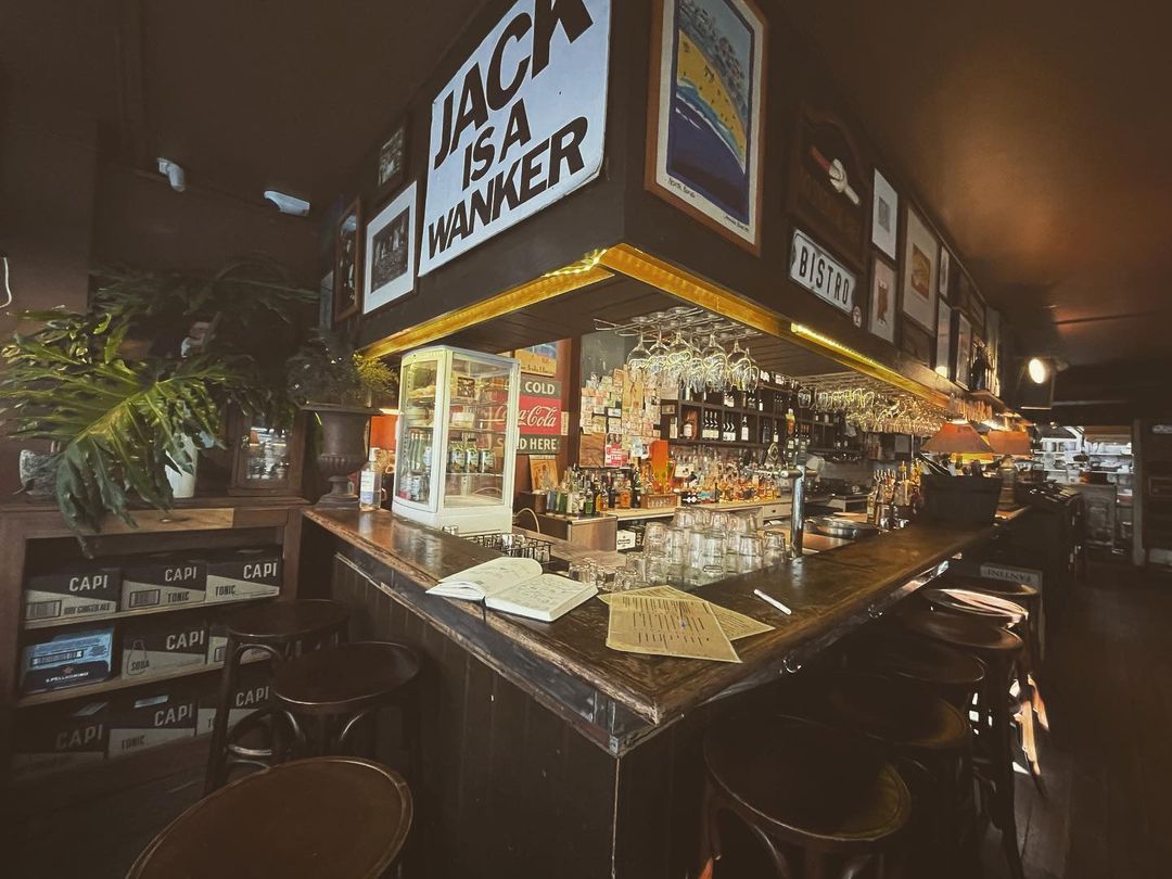 Dikstein's Corner Bar