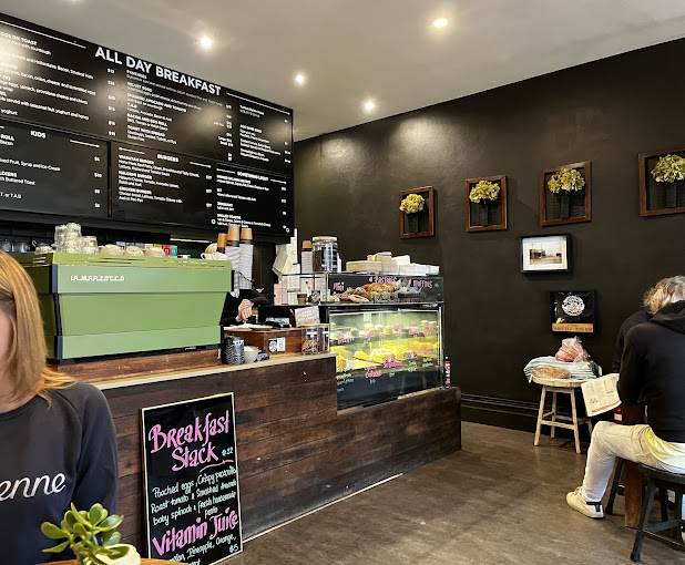 Hungry Grasshopper Café
