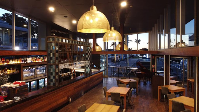 Red’s Kitchen & Bar