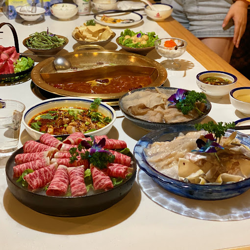 Jiu Long Ding Chongqing Hot Pot 九龙鼎火锅
