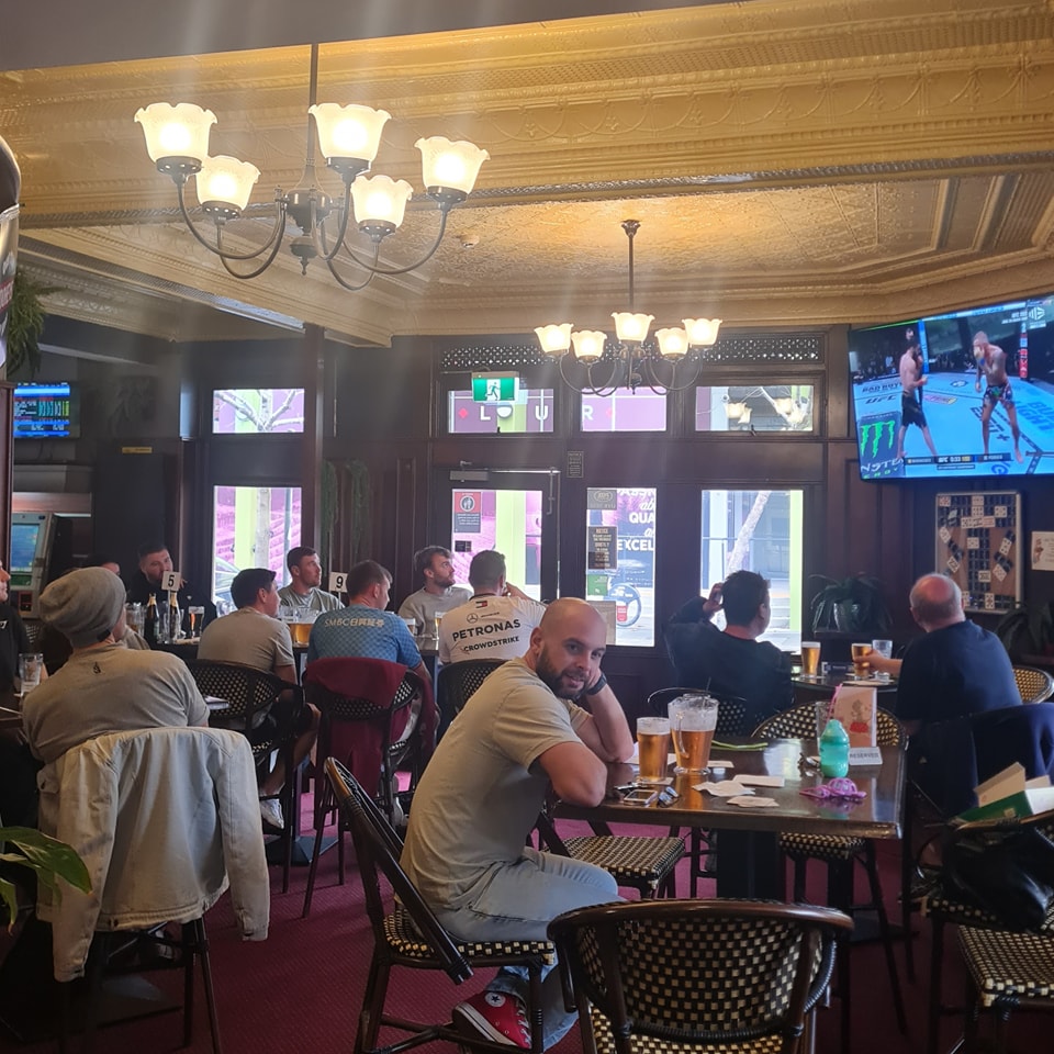 Glenroy Hotel