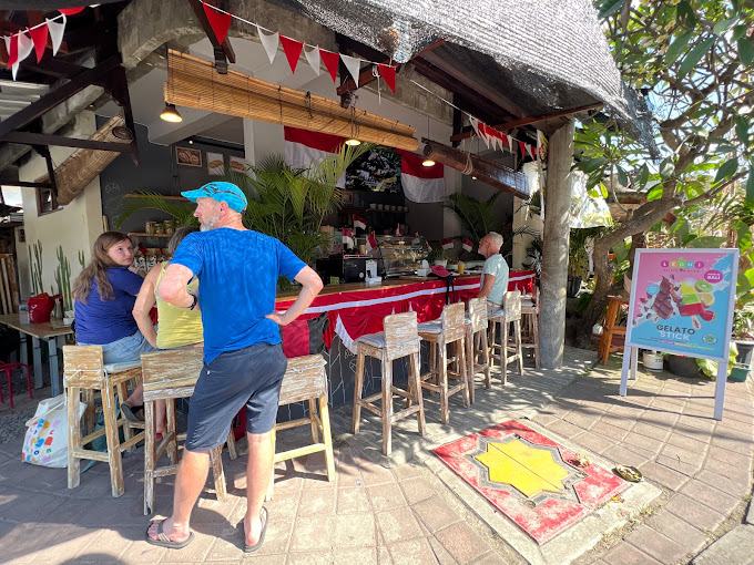 Little Bay coffe & eatery