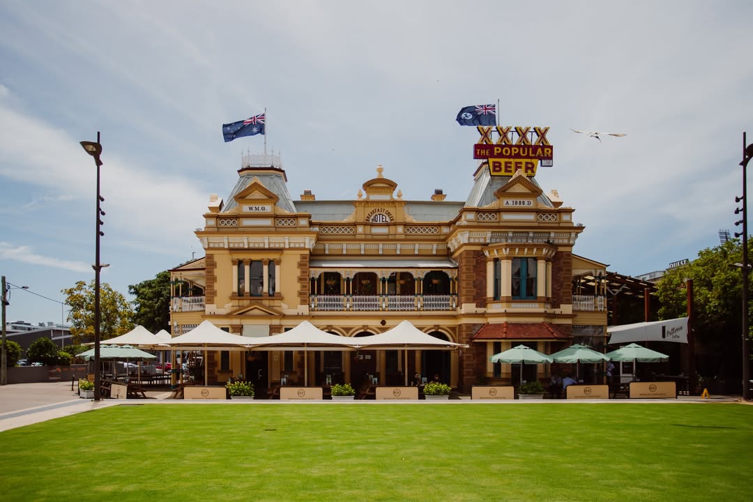Breakfast Creek Hotel