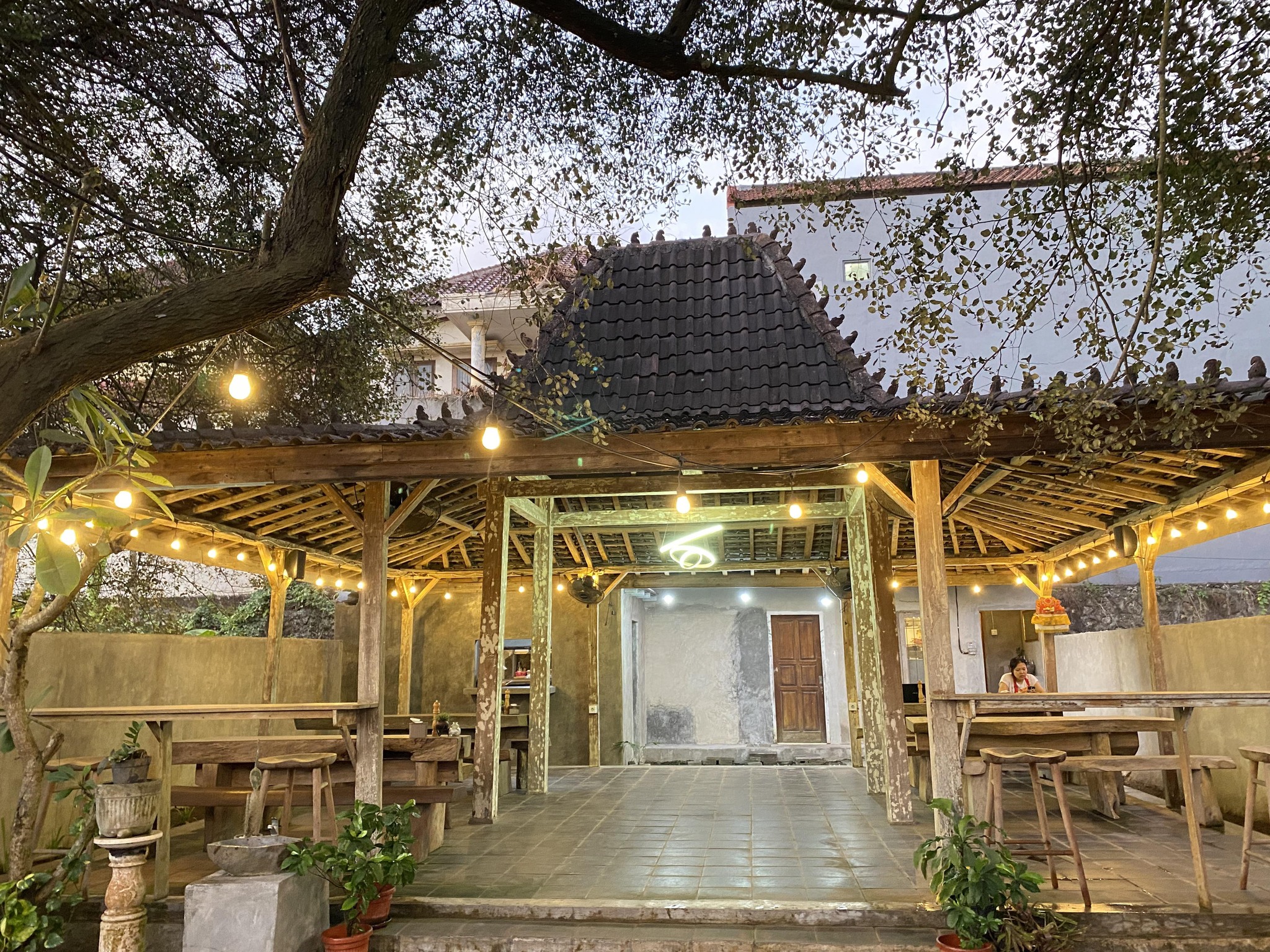 ShRi Cafe Vegan & Vegetarian
