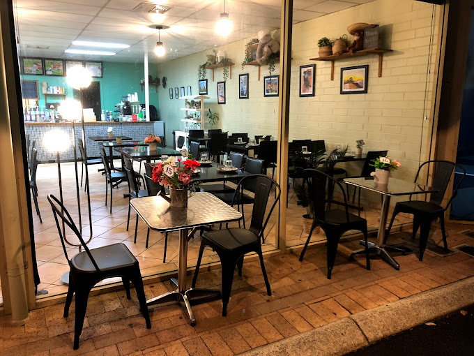 Tie Twist Cafe