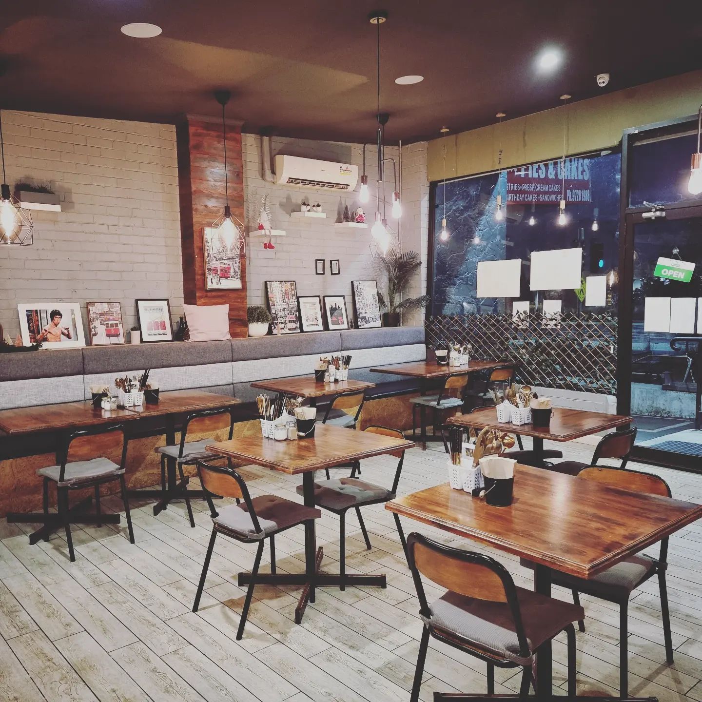 Fragrant Harbour Hong Kong Cafe Ê∏ØÊ∑±ÂÜ∞ÂÆ§