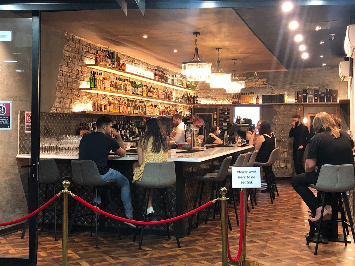 Reminiscence Restaurant Wine & Whisky Bar