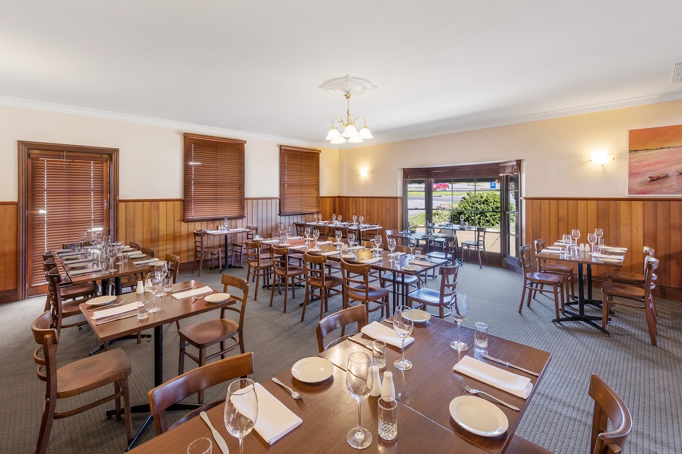 Clovelly Restaurant & Bar