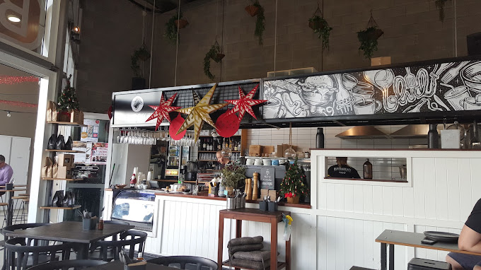 BLVD Cafe and Pizza Bar