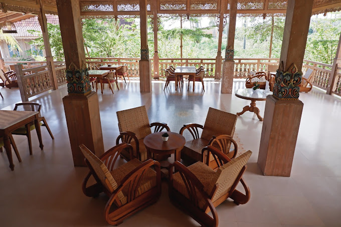 Blue Harbor Beachfront Villas & Resto