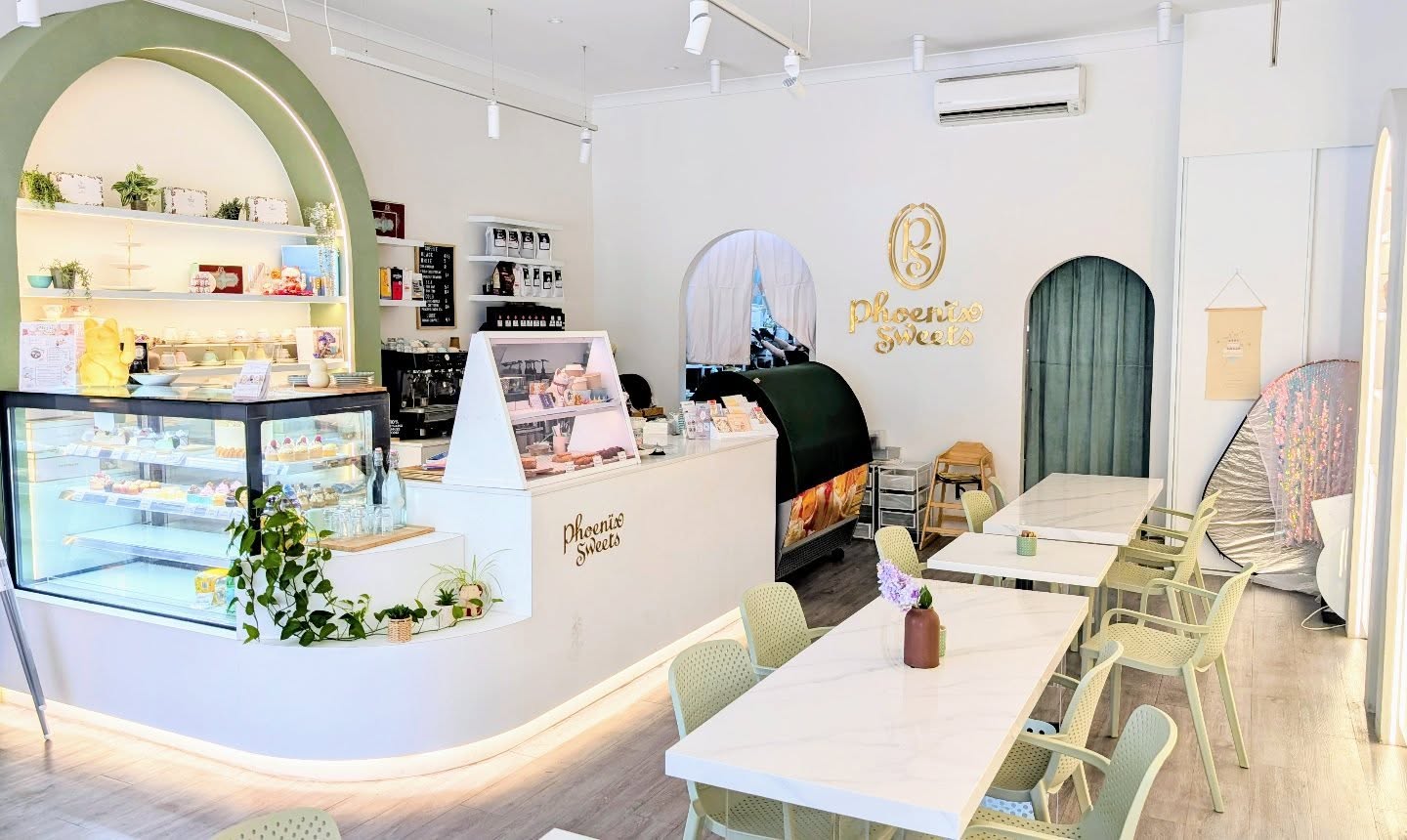 Phoenix Sweets Cakery