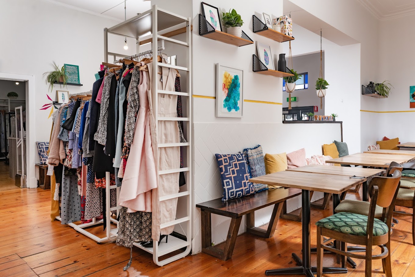 Mekko Market & Cafe - Preloved Fashion & Food
