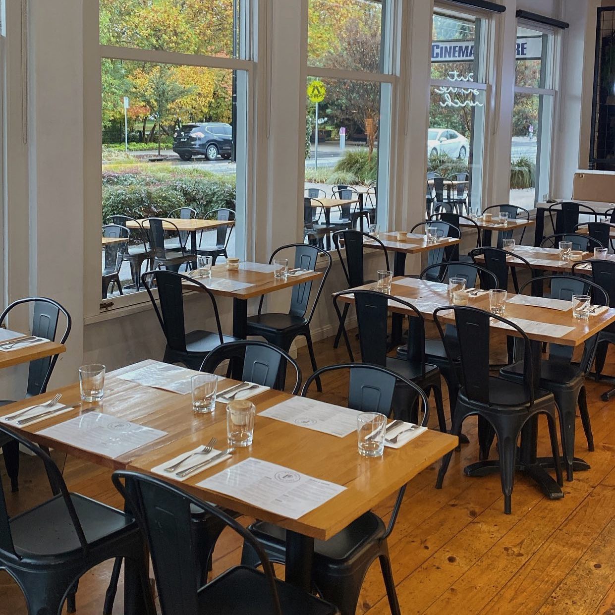 Paulie's Corner Cafe