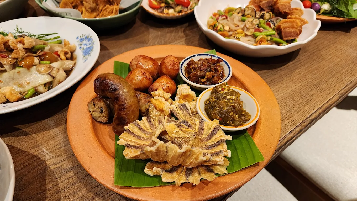 GINGER FARM kitchen at central wOrld
