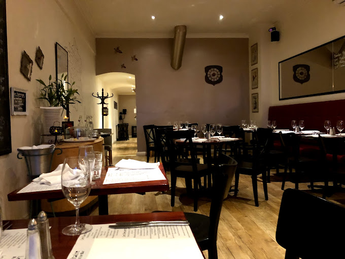Le Voltaire Bistro Francais