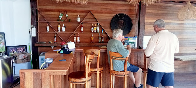 Mista Ceningan Beach Bar