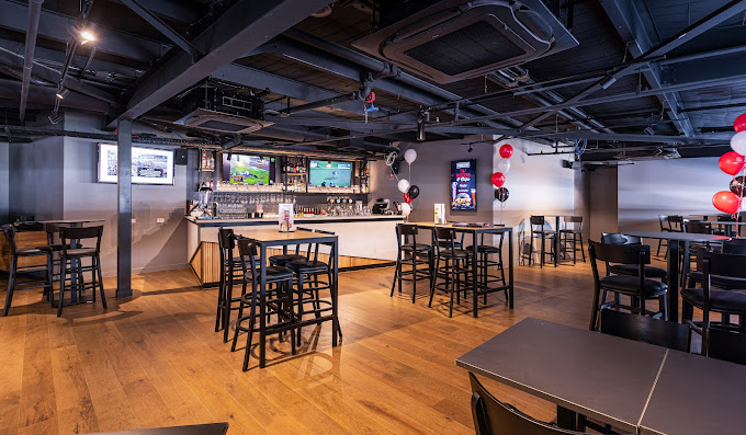 The Sporting Globe Bar & Grill Knox