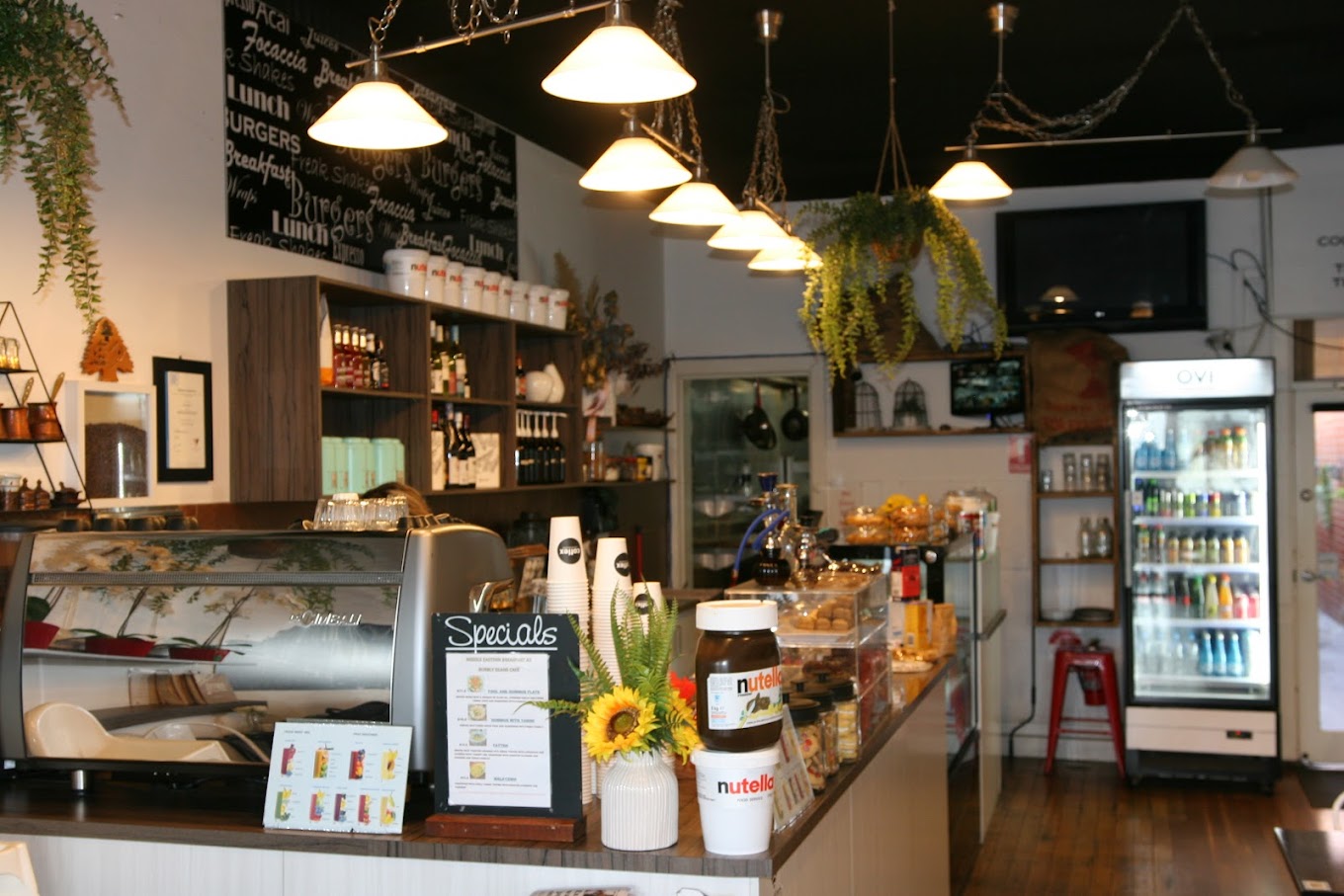 BUBBLY BEANS CAFE/ MIDDLE EASTERN GROCER/ BAKERY