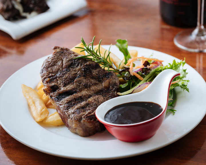 Tosaria Restaurant