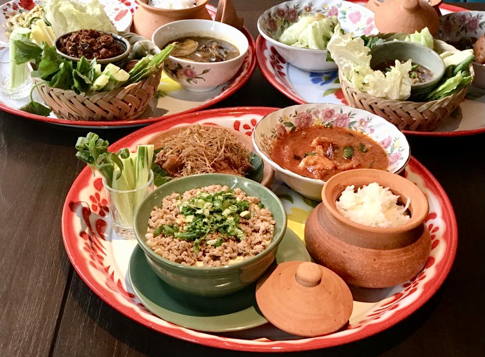 Sri Trat Restaurant and Bar