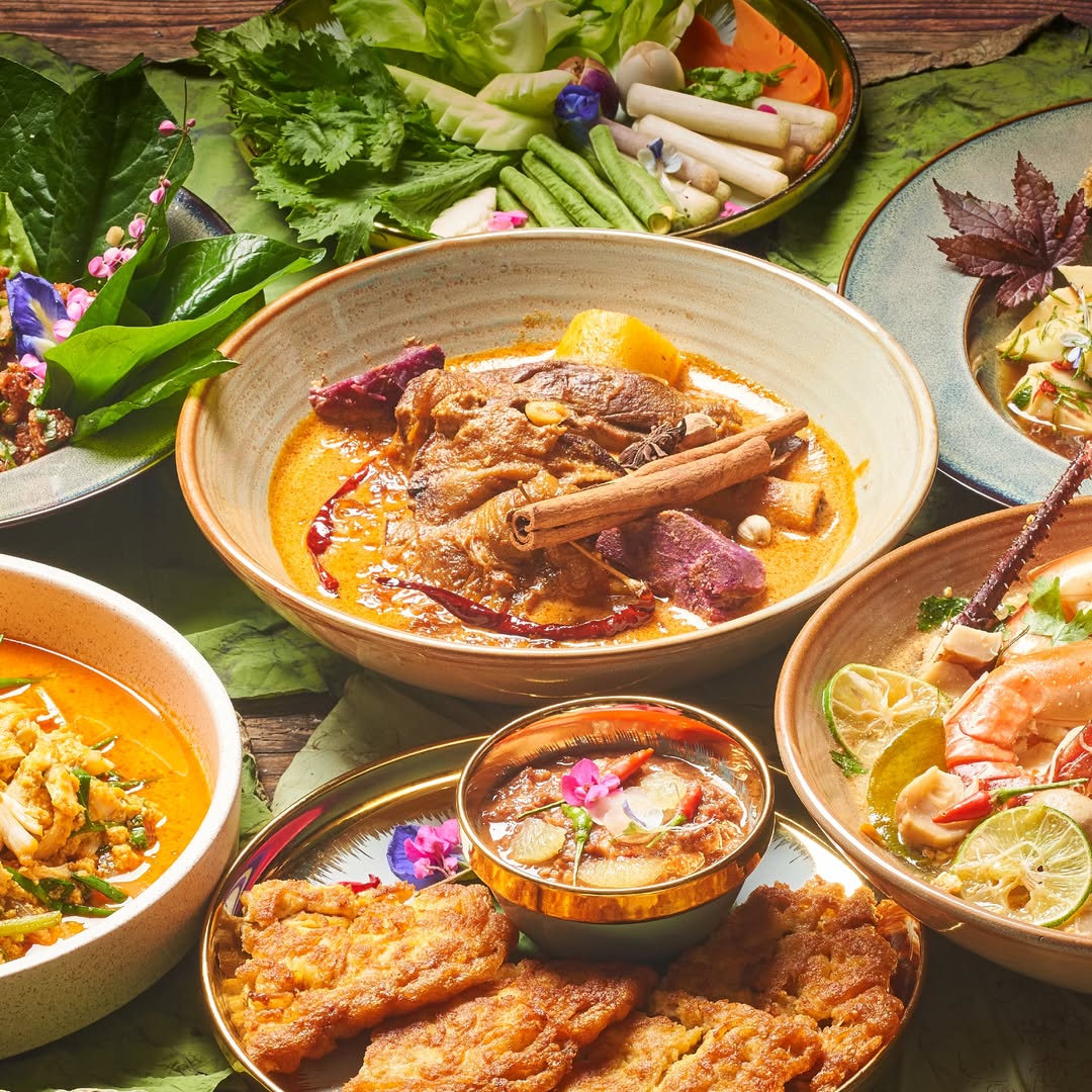 KHAO (Ekkamai)