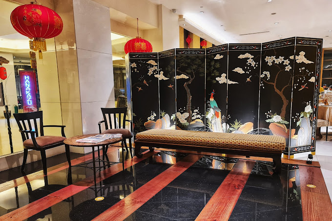 Phoenix Court Chinese Restaurant