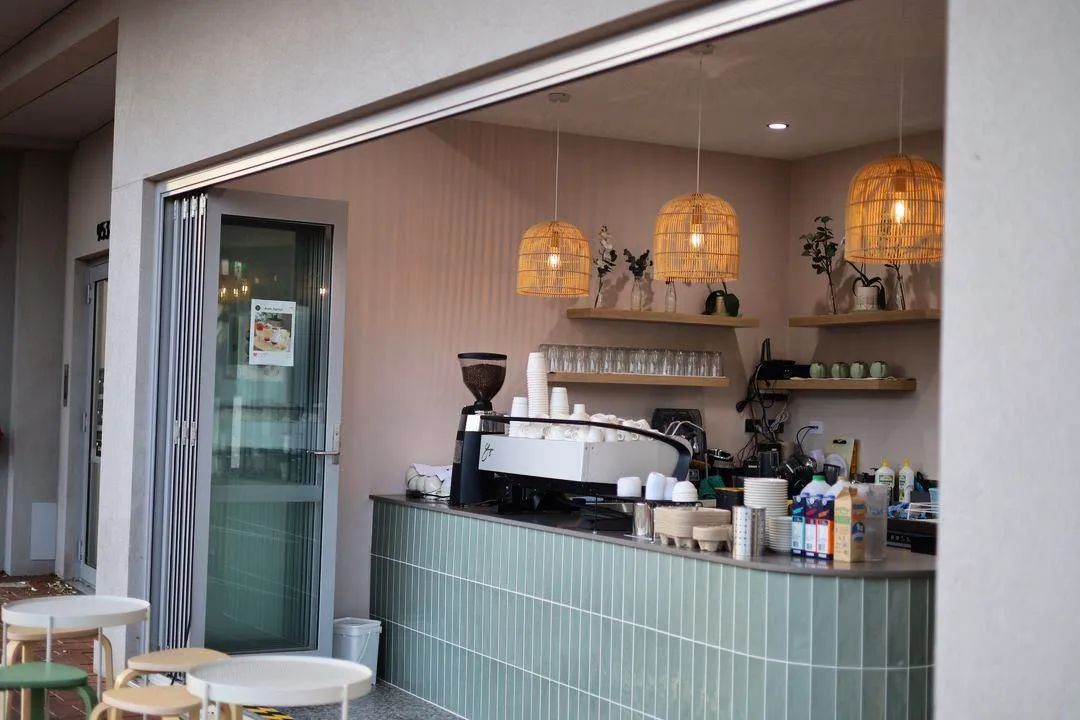 Cafe Eighty2