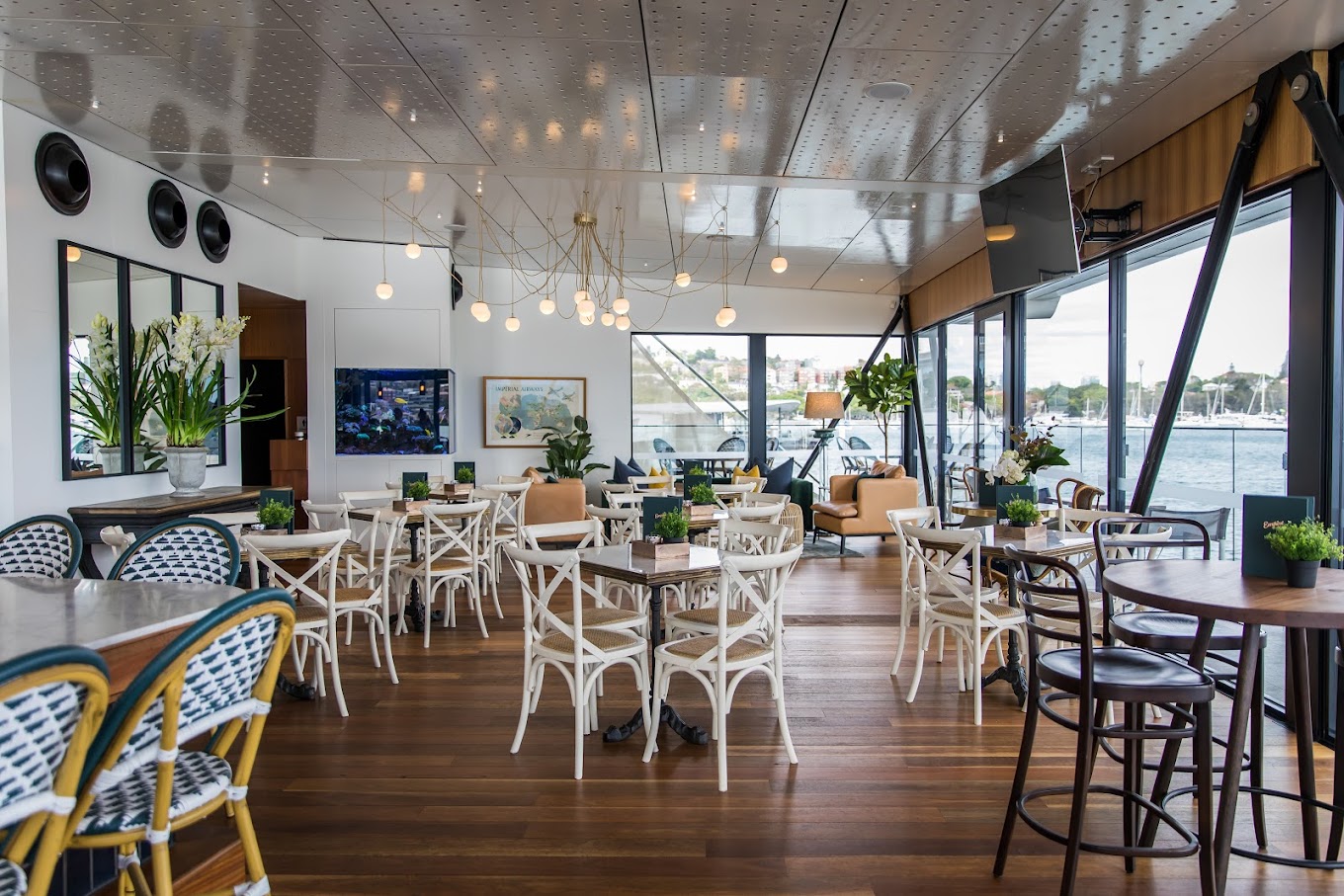 Empire Lounge