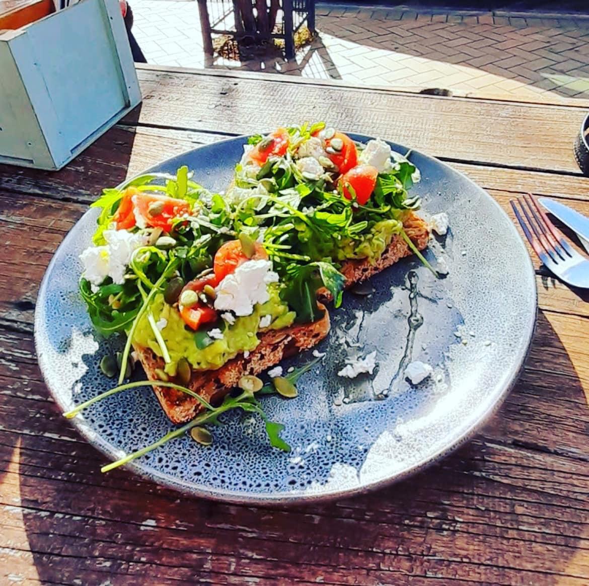 2BusieBees Café