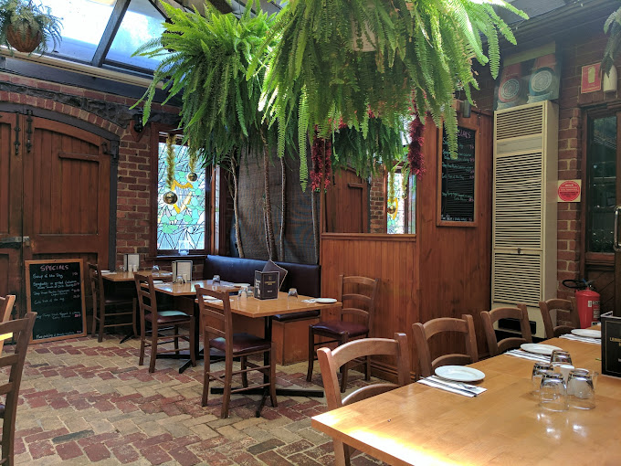 Goldy's! Tavern
