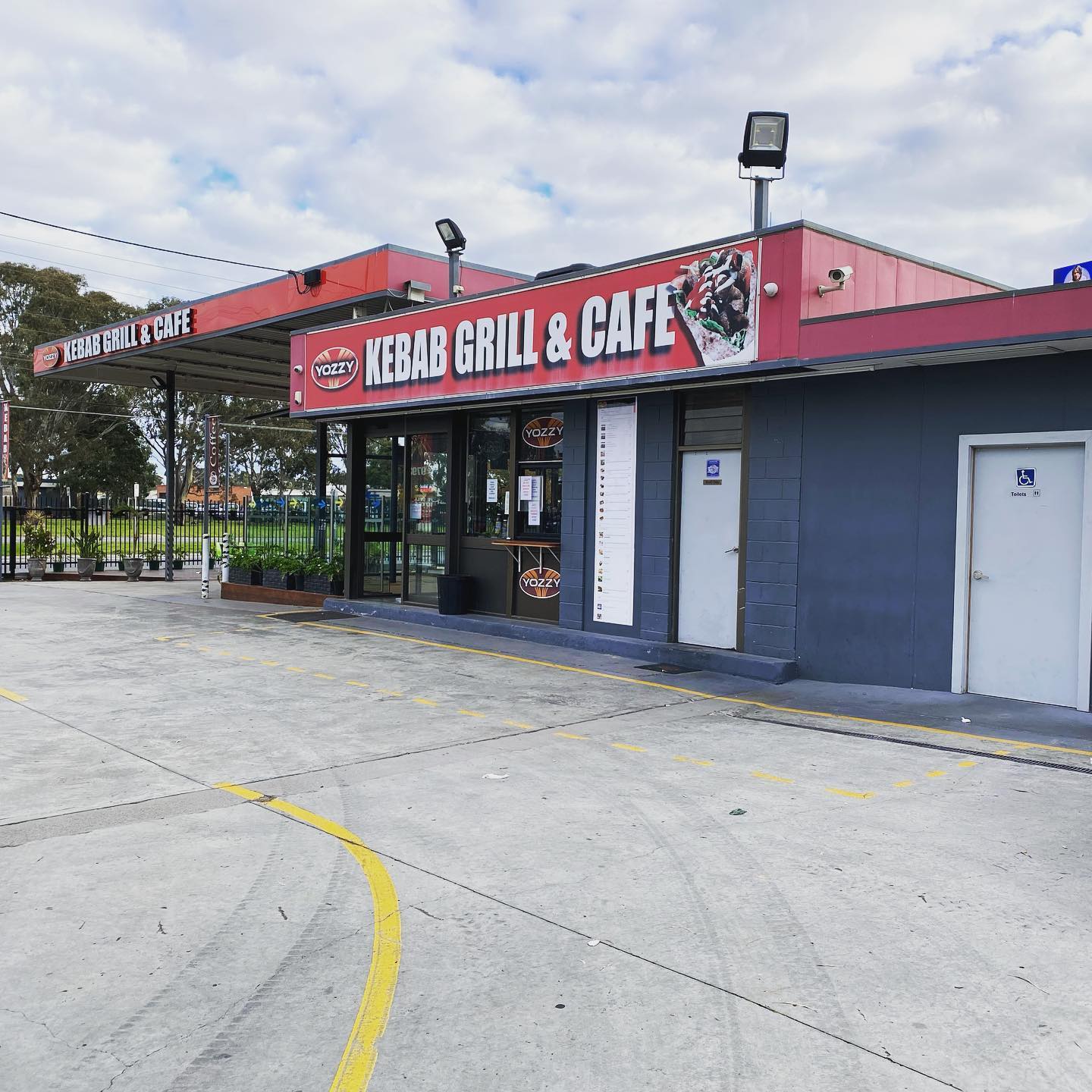 Yozzy Kebab Grill & Cafe