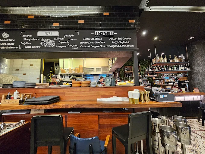 Mozza by Cocotte - EmQuartier