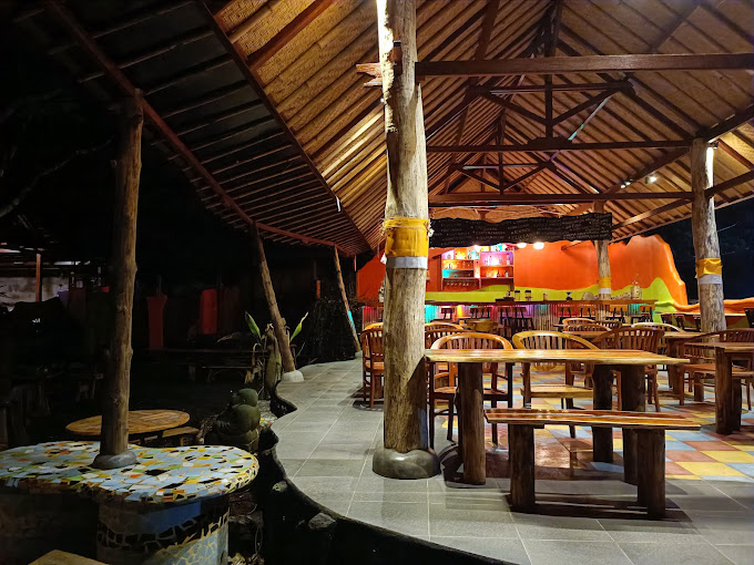 Topi Inn