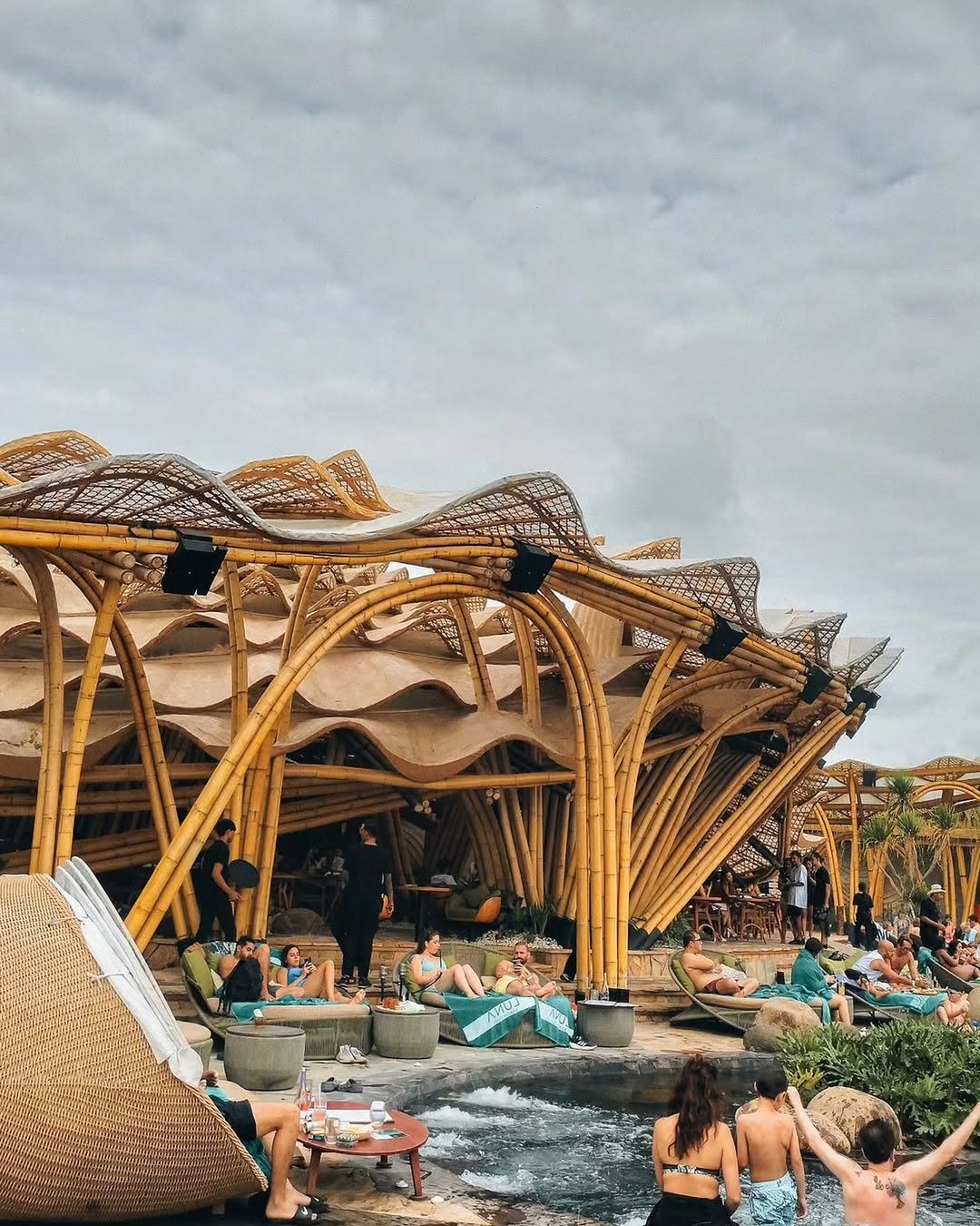 Luna Beach Club