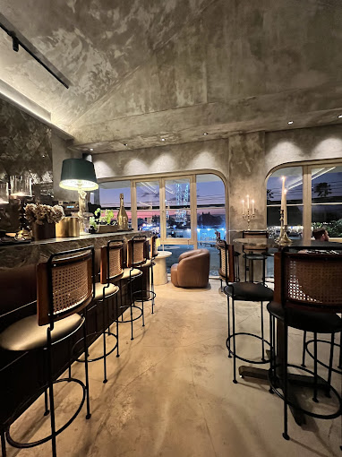 Manhattan Kitchen & Cocktail Bar