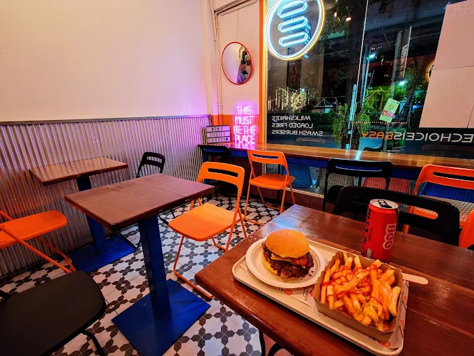 Easy Burger (phrom phong)