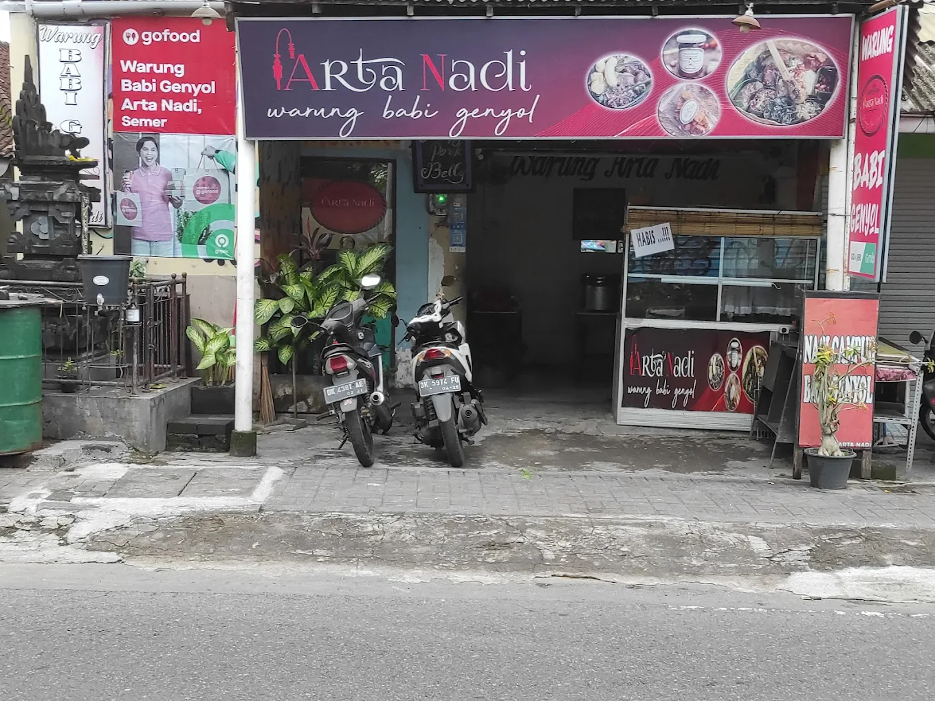 Warung Babi Genyol Arta Nadi